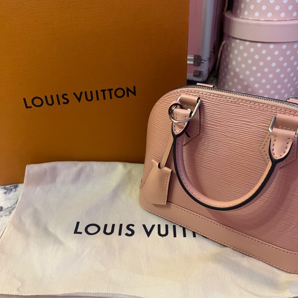 Louis Vuitton crossbody/shoulder purse in pink - Picture 4 of 9